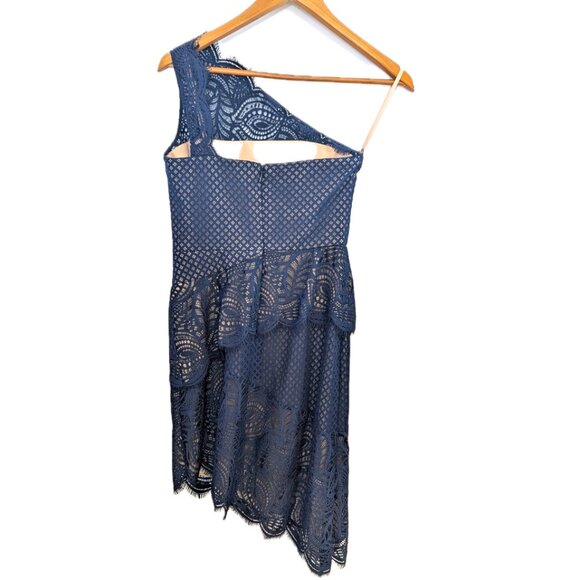 BCBGMaxAzria | Alisha Lace One Shoulder Asymmetrical Dress in Navy | Size 2 - Picture 8 of 14